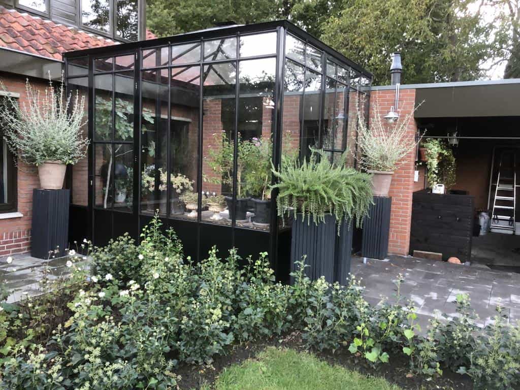 Hoge vierkante maatwerkkas